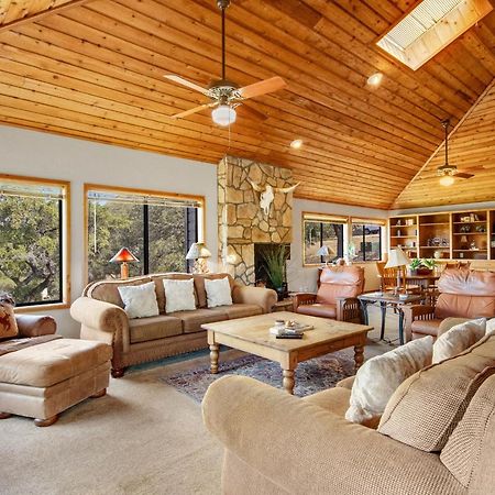 Spicewood Treehouse Villa Exterior photo
