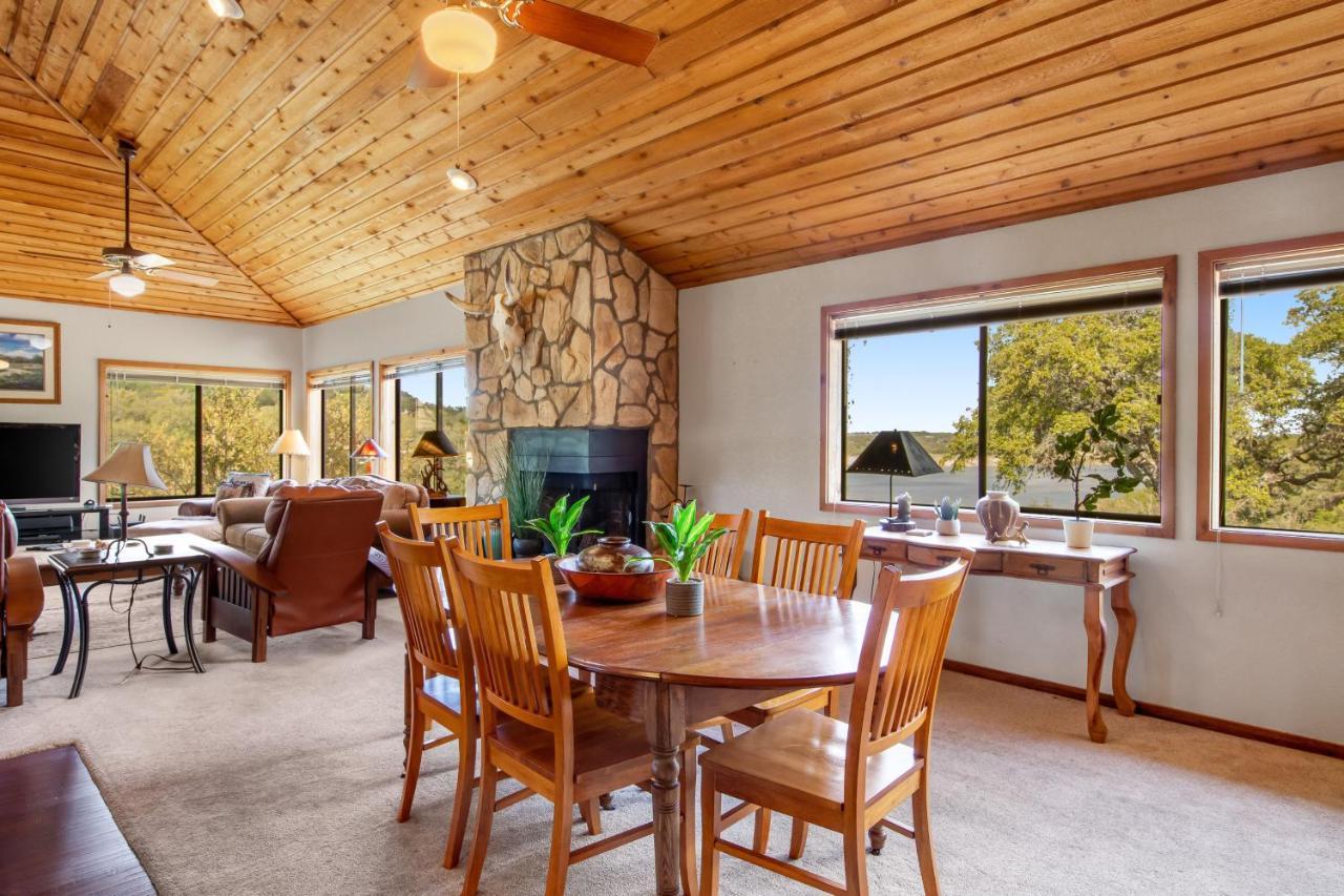 Spicewood Treehouse Villa Exterior photo