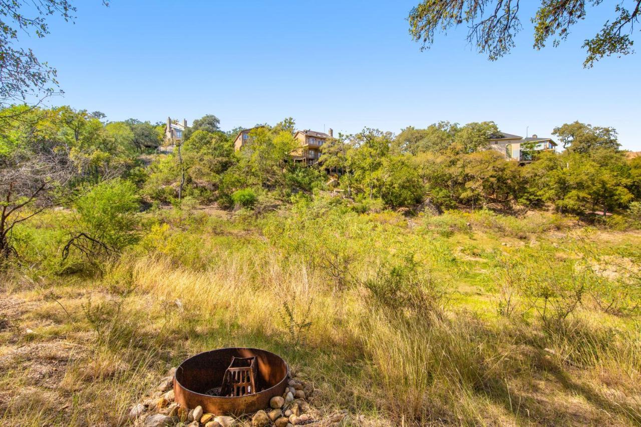 Spicewood Treehouse Villa Exterior photo