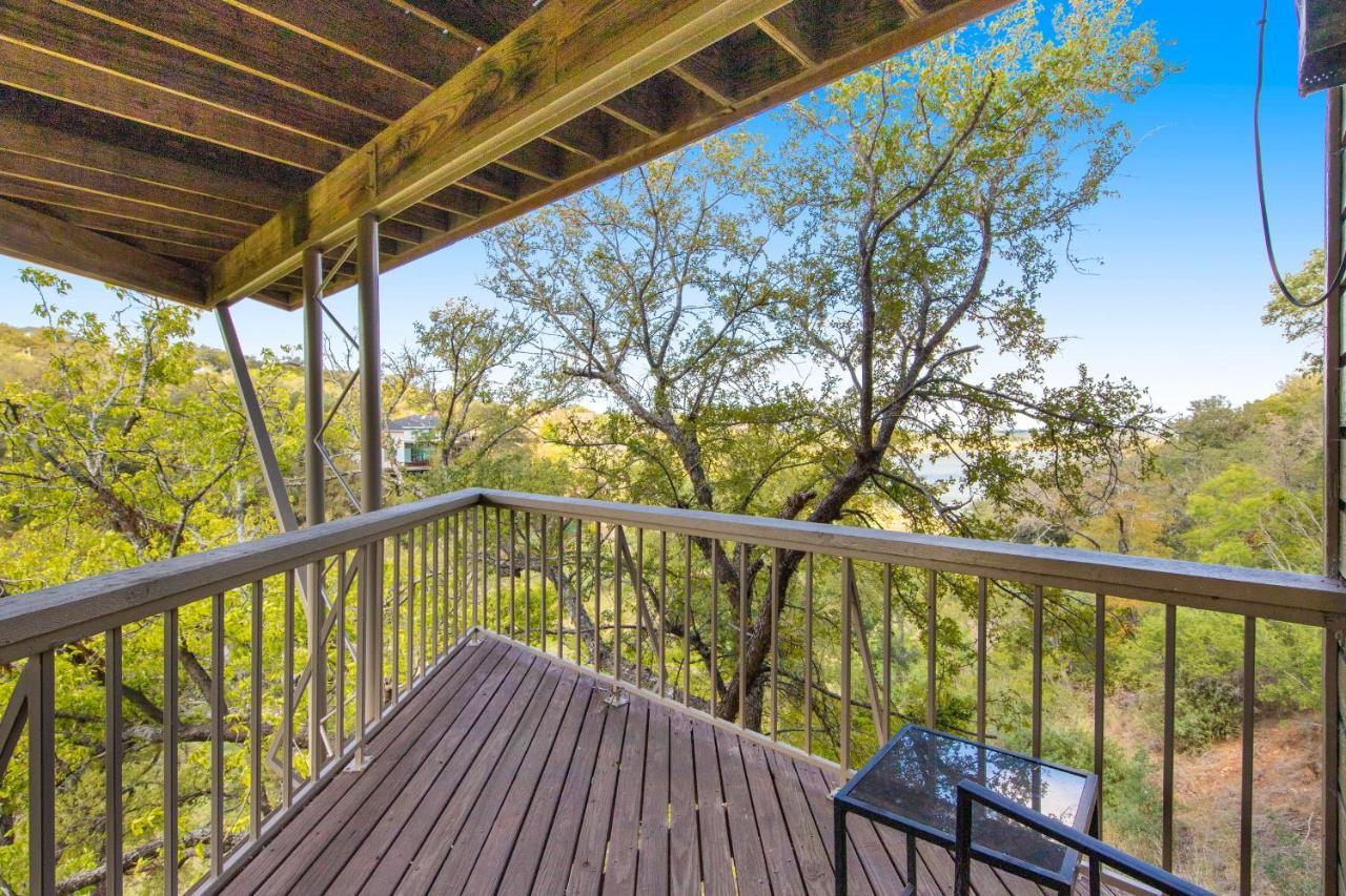 Spicewood Treehouse Villa Exterior photo